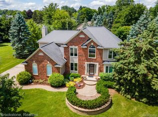3812 Kossuth Rd, Lake Orion, MI 48360