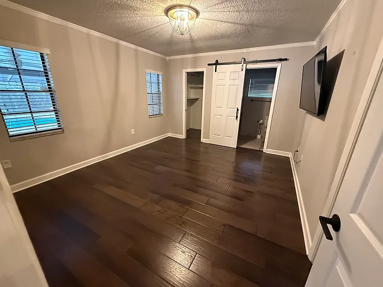 3320 W Knights Ave — Photo 8