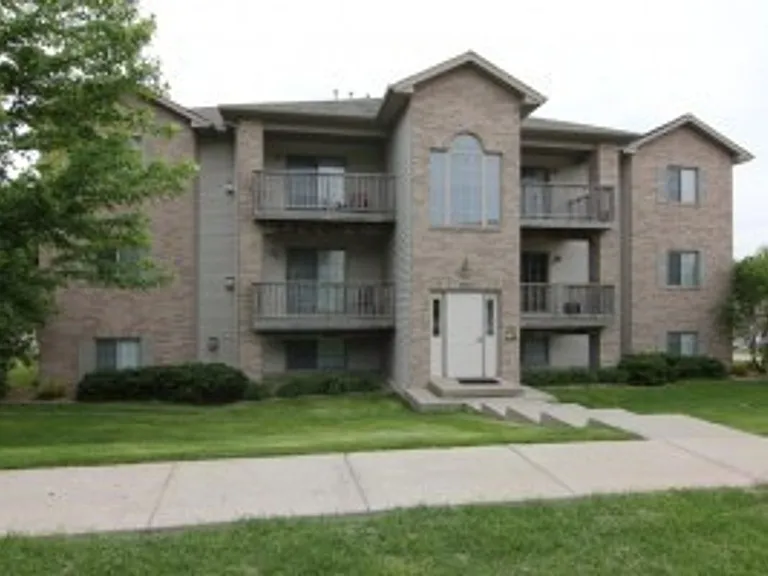 2882 Coral Ct — Photo 1