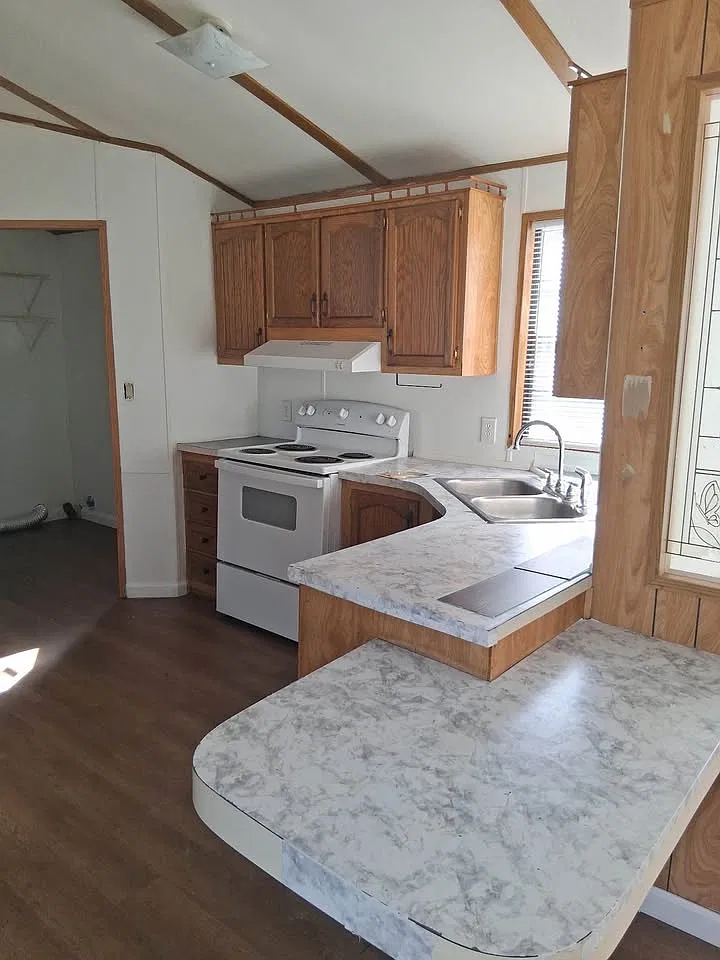 2 bed, 900 sqft, $975 — Photo 2