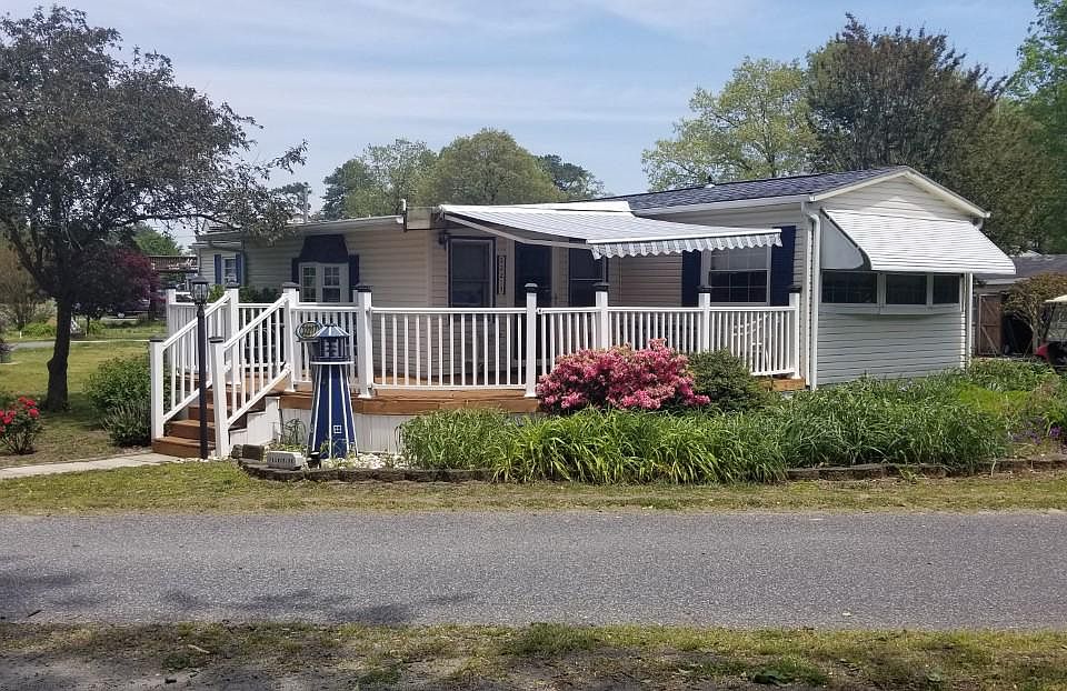 1st image of 32217 S Dogwood Dr