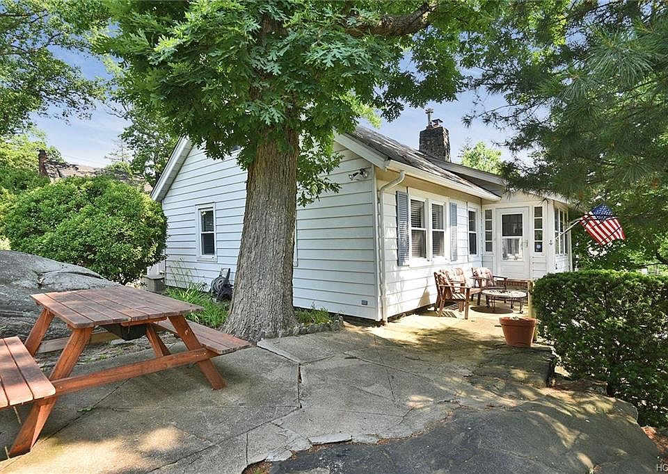 1st image of 82 Myrtle Blvd