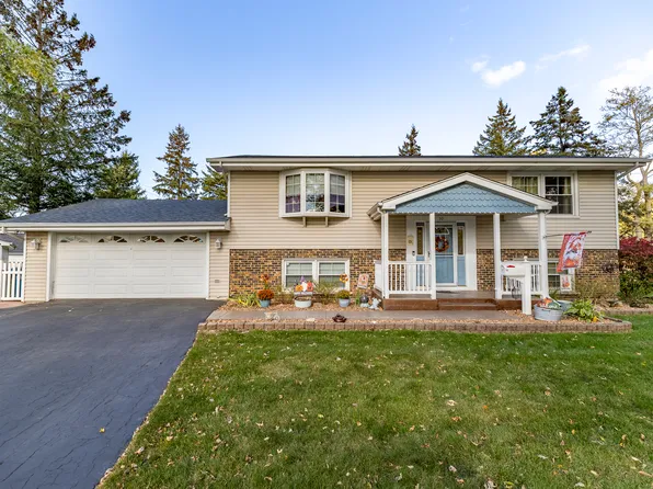 10 Herman Ct, Crete, IL 60417