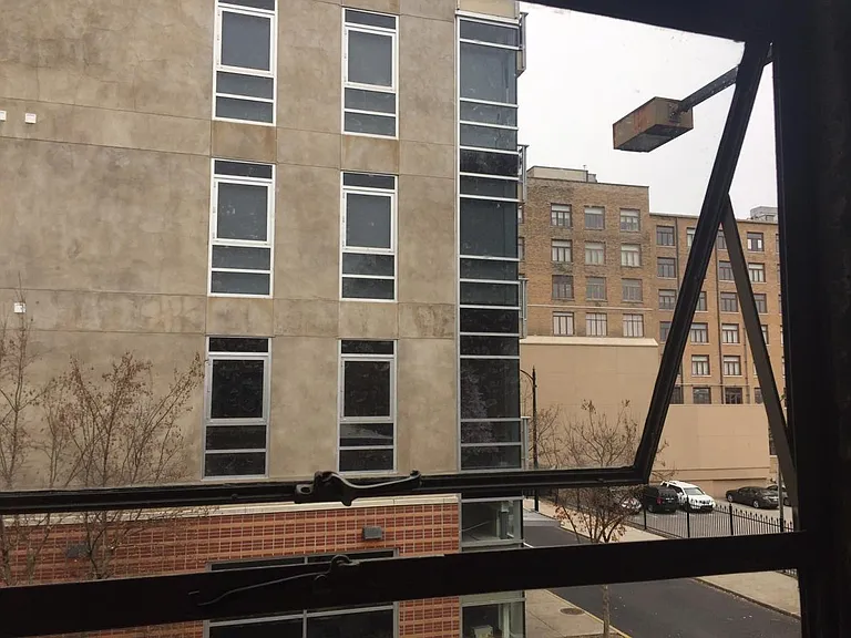 1920s windows easily open for fresh air