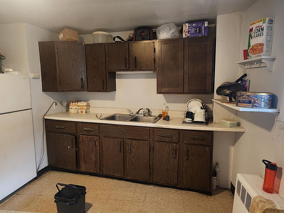 2nd image of 320 Western Ave APT 1