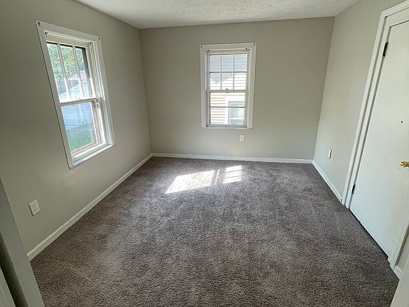 2nd image of 62 Fernwood Ave Room 2