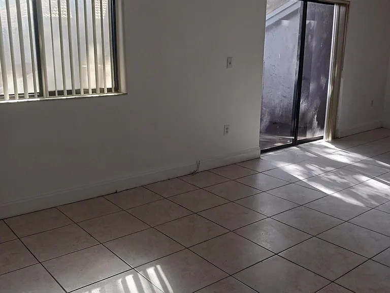 3187 Coral Lake Dr #3187 — Photo 4