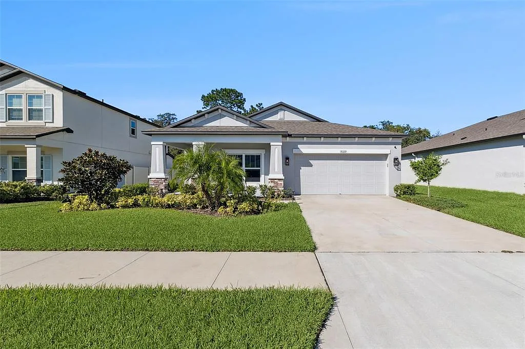 4 bed, 2.0 bath, 2063 sqft, $2,300 — Photo 1