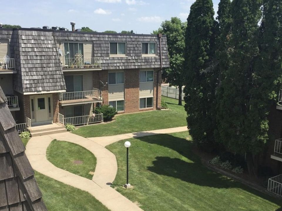 606 Westgate St Iowa City IA Zillow