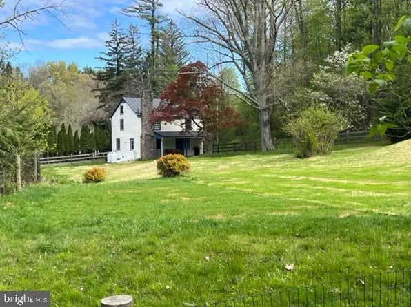 47 Maple Grove Rd, Mohnton, PA 19540