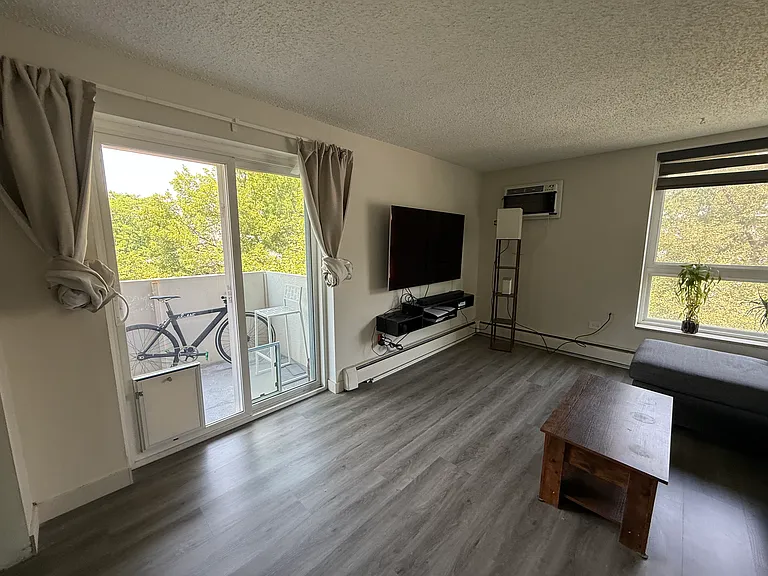 1050 N Lafayette St #401 — Photo 16