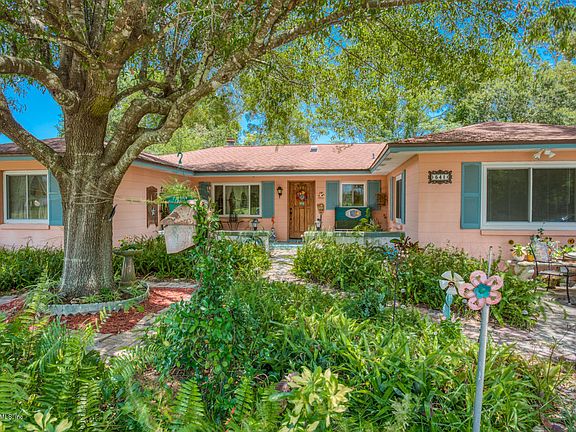 2nd image of 541 Domenico Cir