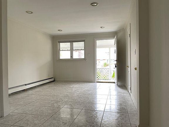 4th image of 1757 Hancock St Floor 1
