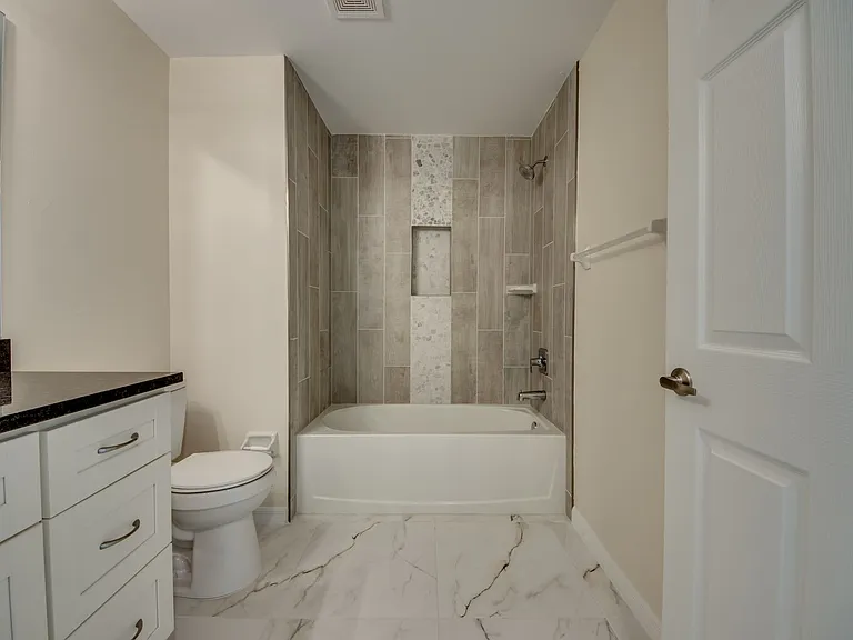 3419-3421 SW 15th Pl — Photo 8
