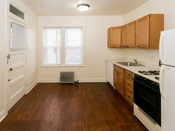 3rd image of 4311 N Francisco Ave Unit D-4
