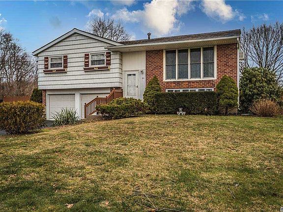 2nd image of 15 Glenford Ln