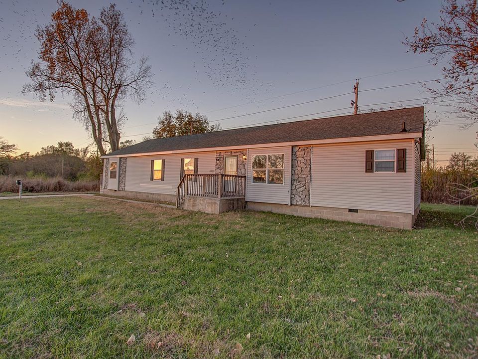 1st image of 3809 Lake Dr