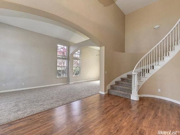 5th image of 2310 Halifax Pl