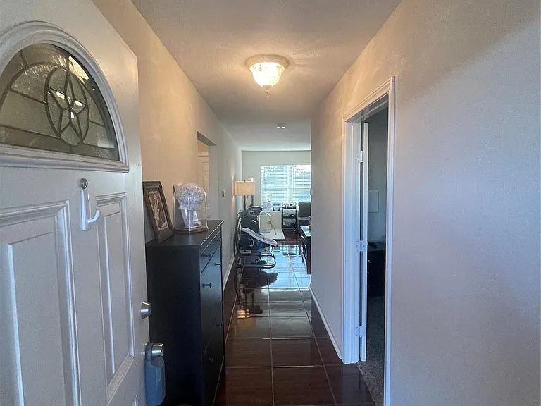 817 Bullock St — Photo 2