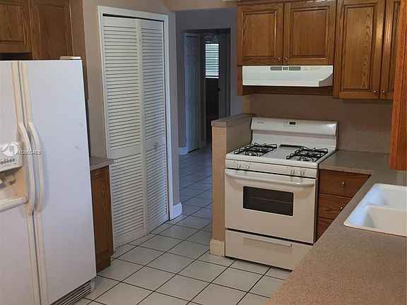 3rd image of 11931 NW 34th Pl