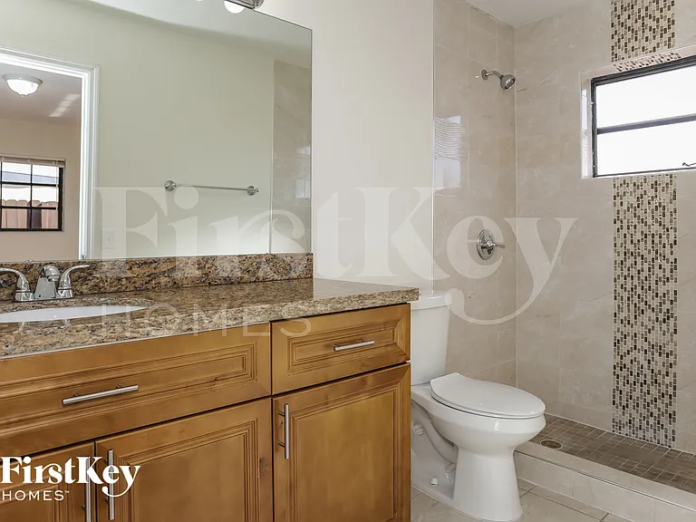 2664 W 70th Pl — Photo 9
