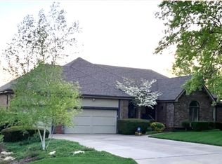 3839 E Country Pl, Springfield, MO 65809