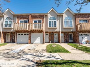 251 Bruckner Ave, Staten Island, NY 10303