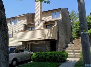 1305 16th St #1305, Fort Lee, NJ 07024