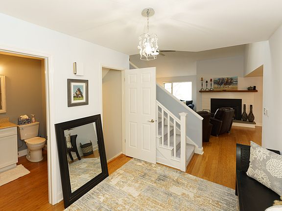 3rd image of 11 Collins Ter #11