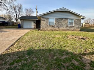107 Taft Dr, Chickasha, OK 73018