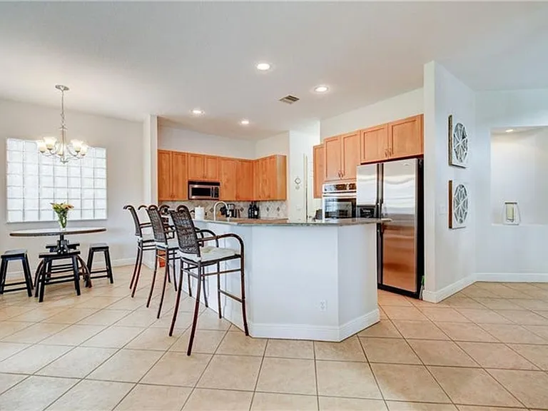 4169 Artesa Dr — Photo 4