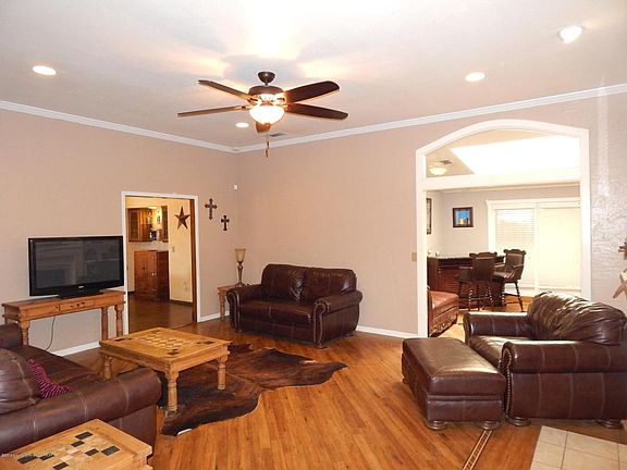 5th image of 6904 Birkshire Dr