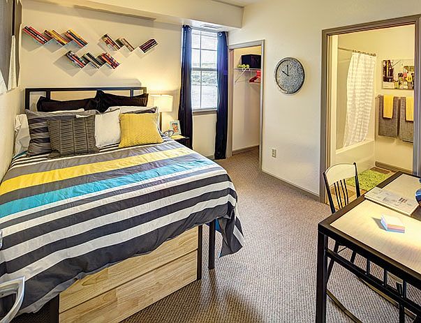 Spacious and modern rooms, private bathrooms