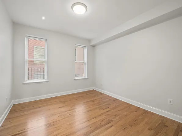 287 Grand Street image 4 of 11