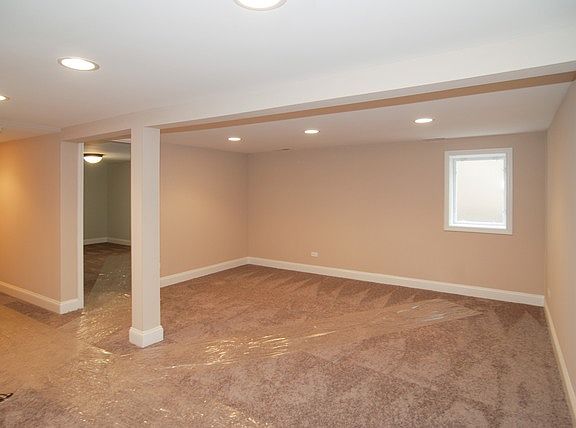 5th image of 2715 Cuyler Ave