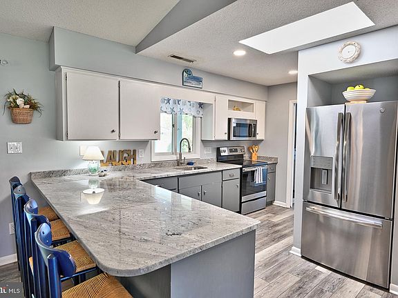 5th image of 708 Radial Dr