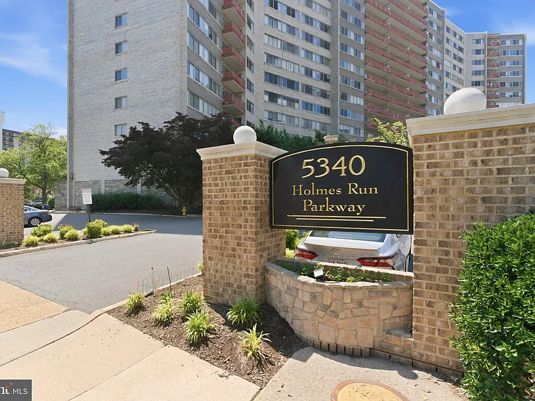 5340 Holmes Run Pkwy #1519 — Photo 3