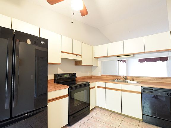 4th image of 132 Sabal Palm Ct