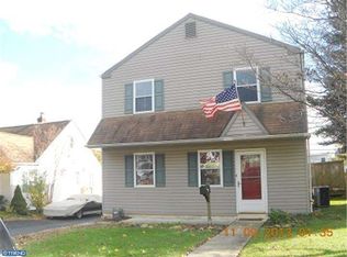 34 Green Ln, Aston, PA 19014