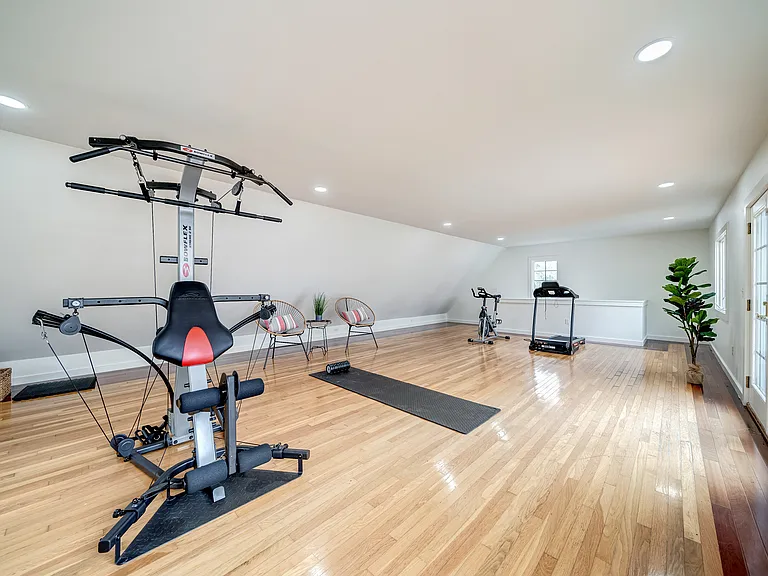 1129 Old Sag Harbor Rd — Photo 32