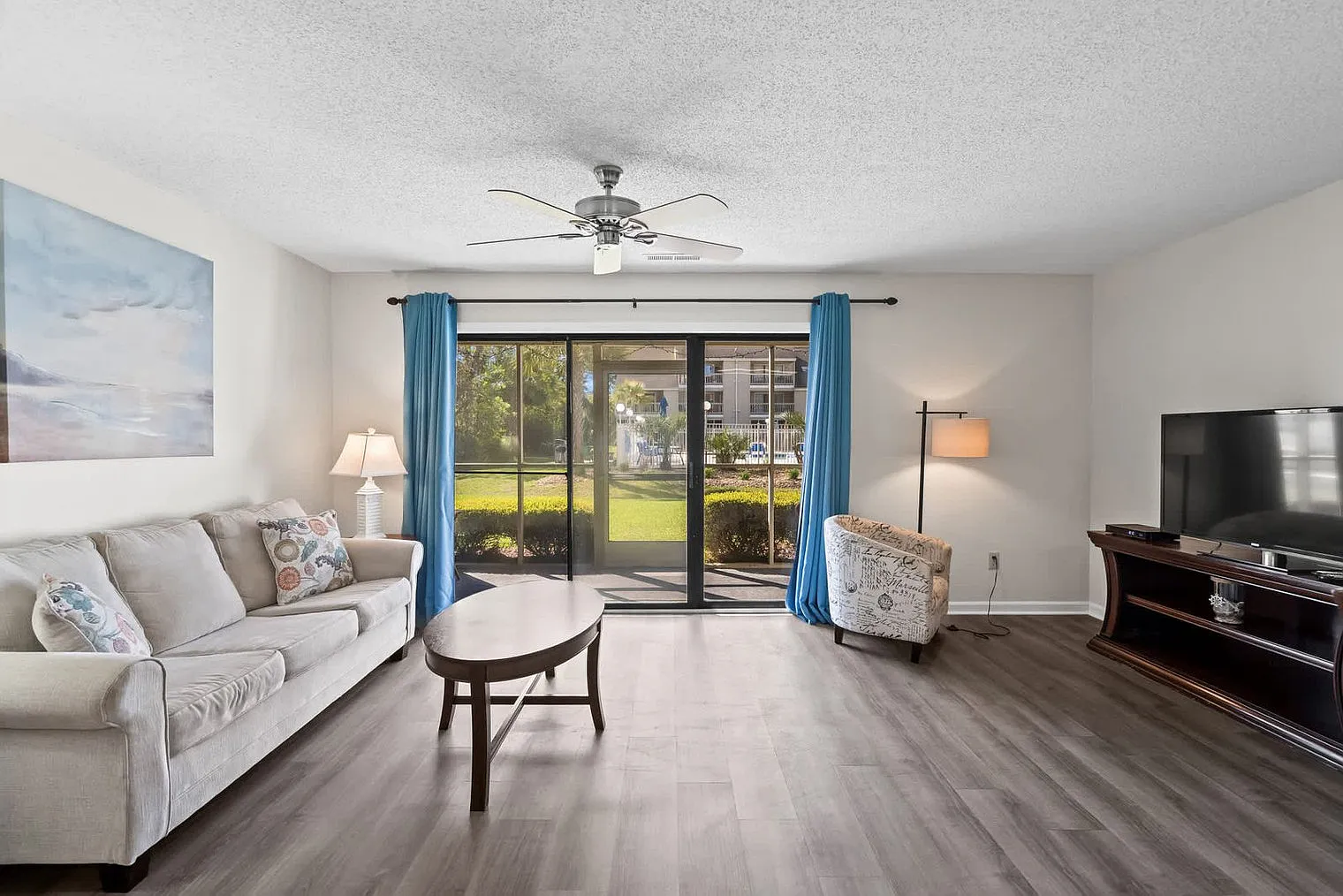 2 bed, 2.0 bath, 914 sqft, $3,461 — Photo 1