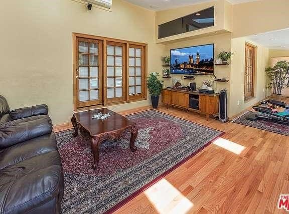 4th image of 23229 Califa St