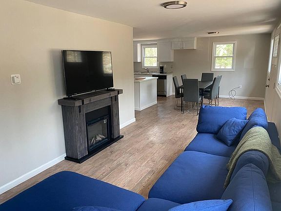 3rd image of 16 Estates Dr