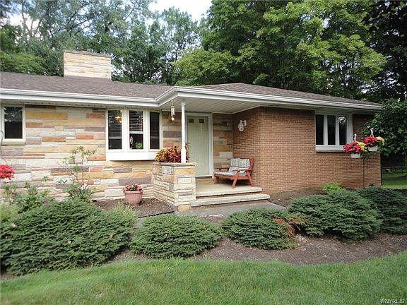 2nd image of 12 Creekside Dr