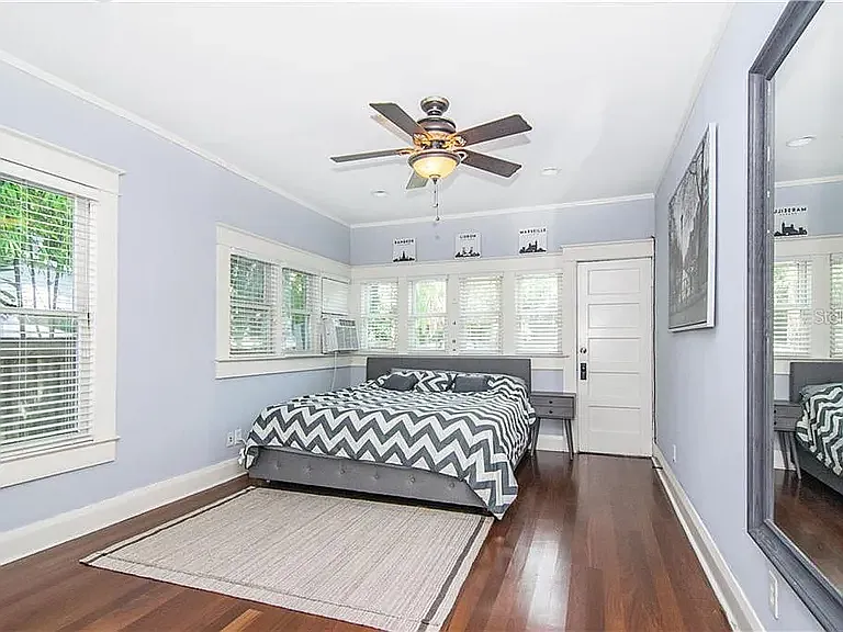 2117 Watrous Ave — Photo 10