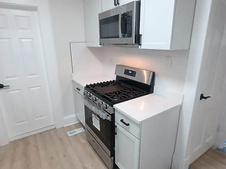 813 E Wayne St #1 — Photo 3