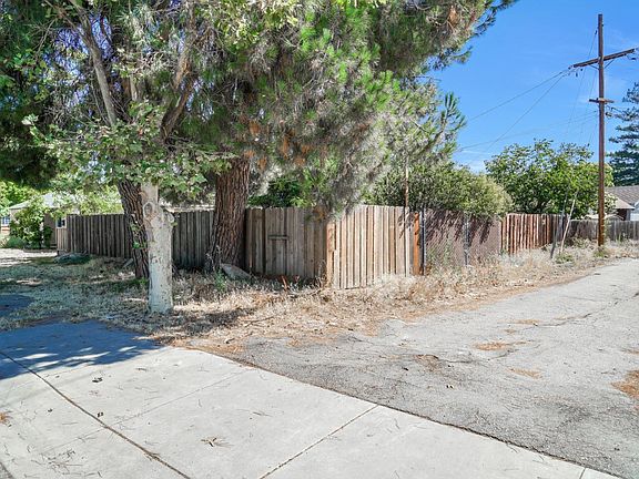 4th image of 8190 Carmel St