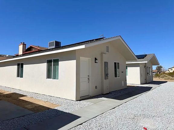 2nd image of 916 W Perdew Ave