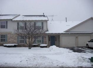 1273 N Red Oak Cir UNIT 4, Round Lake Beach, IL 60073