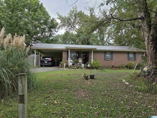 1563 Northern Dr, Sylacauga, AL 35150